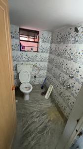 Bathroom Image of 750 Sq.ft 2 BHK Apartment / Flat for rent in Tiljala Kolkata for Rs. 13000