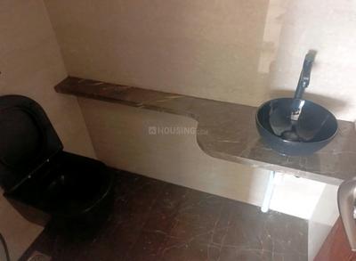 Bathroom Image of 2200 Sq.ft 3.5 BHK Apartment / Flat for sale in Lokhandwala Minerva, Worli Mumbai for Rs. 125000000