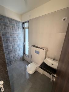 Bathroom Image of 1900 Sq.ft 3 BHK Apartment / Flat for rent in Sheth Zuri, Thane West Thane for Rs. 65000