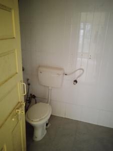 Bathroom Image of 2500 Sq.ft 4 BHK Villa for rent in Sterling Balajee Green Meadows, Arera Hills Bhopal for Rs. 25000