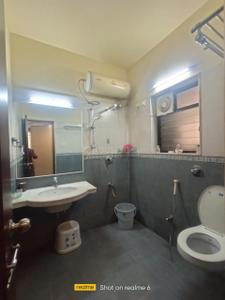 Bathroom Image of 2200 Sq.ft 4 BHK Apartment / Flat for sale in Rohan Aasman, Koregaon Park Pune for Rs. 37500000