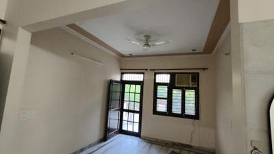 Living Room Image of 2000 Sq.ft 3 BHK Independent House for rent in Sector 5 Gurgaon for Rs. 34000