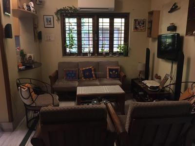 Living Room Image of 750 Sq.ft 2 BHK Builder Floor for sale in Dhakuria Kolkata for Rs. 8000000