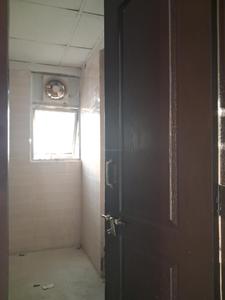 Common Bathroom Image of 1200 Sq.ft 3 BHK Apartment / Flat for sale in Amrapali Zodiac, Sector 120 Noida for Rs. 11800000