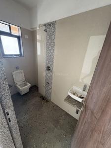 Bathroom Image of 1050 Sq.ft 2 BHK Apartment / Flat for sale in Andheri West Mumbai for Rs. 33000000
