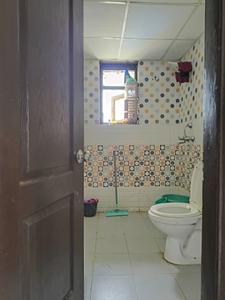Common Bathroom Image of 1250 Sq.ft 2.5 BHK Apartment / Flat for sale in Raj Nagar Extension Ghaziabad for Rs. 7900000