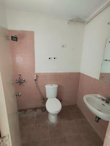 Bathroom Image of 1429 Sq.ft 3.5 BHK Apartment / Flat for rent in Jaypee Aman III, Sector 151 Noida for Rs. 17999