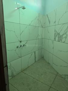 Bathroom Image of 1500 Sq.ft 2 BHK Builder Floor for rent in Line Par Moradabad for Rs. 12000