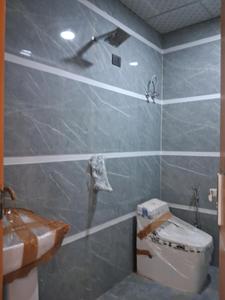 Common Bathroom Image of 1050 Sq.ft 2 BHK Apartment / Flat for sale in Skyline Dev Residency, Sector 104 Noida for Rs. 4500000