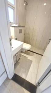 Bathroom Image of 1500 Sq.ft 3 BHK Apartment / Flat for sale in BPTP Astaire Garden Floors, Sector 70A Gurgaon for Rs. 17000000