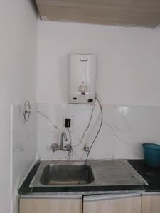 Kitchen Image of 1082 Sq.ft 2 BHK Apartment / Flat for rent in Supertech Cape Town, Sector 74 Noida for Rs. 28000