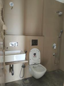 Common Bathroom Image of 800 Sq.ft 2 BHK Apartment / Flat for sale in Kandivali West Mumbai for Rs. 24400000