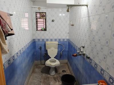 Bathroom Image of 1300 Sq.ft 3 BHK Apartment / Flat for rent in RDB Regent Court, Baguiati Kolkata for Rs. 21000