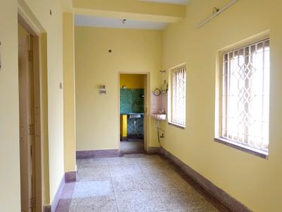Living Room Image of 800 Sq.ft 2 BHK Builder Floor for rent in Jodhpur Park Kolkata for Rs. 13000
