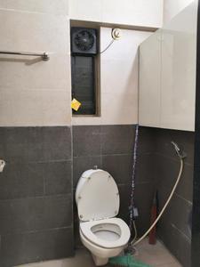 Common Bathroom Image of 1431 Sq.ft 2.5 BHK Apartment / Flat for sale in Cuffe Parade Mumbai for Rs. 87500000
