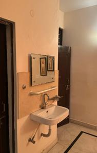 Image of 1350 Sq.ft 2 BHK Builder Floor for rent in Sector 17, Gurgaon for Rs. 40000