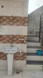 Bathroom Image of 1000 Sq.ft 2 BHK Builder Floor for rent in Jamalpur Colony Ludhiana for Rs. 7500