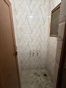 Bathroom Image of 699 Sq.ft 1.5 BHK Apartment / Flat for sale in DDA Pocket A3, Mayur Vihar Phase 3 New Delhi for Rs. 9300000