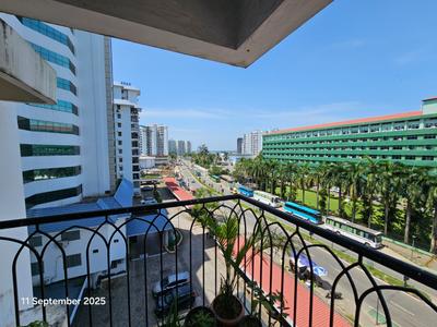 Balcony Image of 1100 Sq.ft 2 BHK Apartment / Flat for sale in ABAD Marine Plaza, Marine Drive Kochi for Rs. 12000000