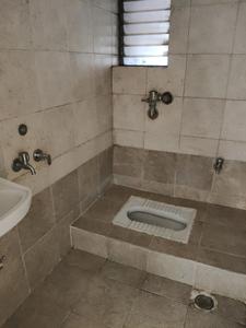 Common Bathroom Image of 451 Sq.ft 1 BHK Apartment / Flat for rent in Mulund West Mumbai for Rs. 35000