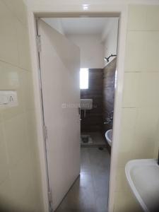Bathroom Image of 1370 Sq.ft 3 BHK Builder Floor for rent in Ambattur Industrial Estate Chennai for Rs. 30000