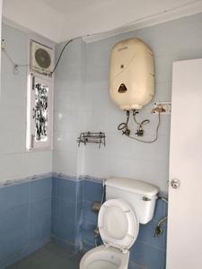 Common Bathroom Image of 1900 Sq.ft 4 BHK Apartment / Flat for sale in Meera Bai Apartments, Sector 5 Dwarka New Delhi for Rs. 27500000