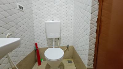 Bathroom Image of 1200 Sq.ft 2 BHK Apartment / Flat for rent in HSR Layout Bengaluru for Rs. 39000