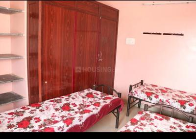 Bedroom Image of Sss mens hostel in Thoraipakkam, Chennai