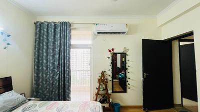Bedroom Image of 900 Sq.ft 2 BHK Apartment / Flat for rent in Amrapali Silicon City, Sector 76 Noida for Rs. 36000