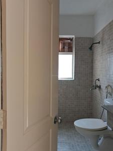 Common Bathroom Image of 1070 Sq.ft 2.5 BHK Apartment / Flat for sale in Paras Tierea, Sector 137 Noida for Rs. 9250000
