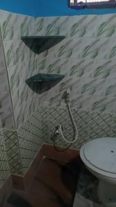 Bathroom Image of 600 Sq.ft 1.5 BHK Apartment / Flat for rent in Dum Dum Kolkata for Rs. 8000