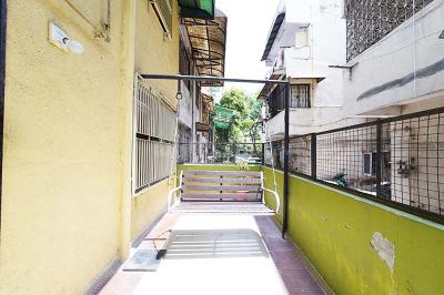 Balcony Image of 1305 Sq.ft 4 BHK Apartment / Flat for sale in Maninagar Ahmedabad for Rs. 9800000