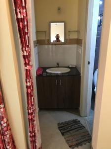 Bathroom Image of 905 Sq.ft 2 BHK Apartment / Flat for rent in Shriram Surabhi, Mallasandra Bengaluru for Rs. 25000