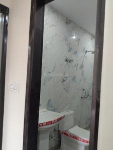 Bathroom Image of 1152 Sq.ft 3 BHK Builder Floor for rent in Preet Vihar New Delhi for Rs. 31000