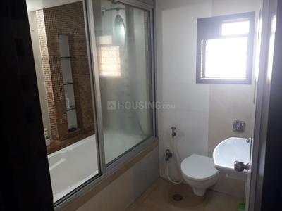 Bathroom Image of 2800 Sq.ft 4 BHK Apartment / Flat for sale in Versova Hights Tower. , Andheri West Mumbai for Rs. 122500000