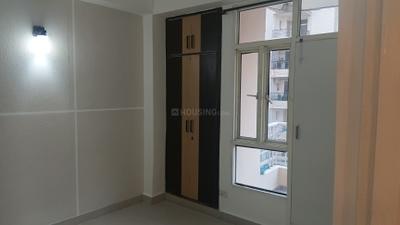 Bedroom Image of 950 Sq.ft 2 BHK Apartment / Flat for sale in Supertech Livingston, Crossings Republik Ghaziabad for Rs. 7500000