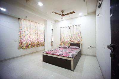 Bedroom Image of 2025 Sq.ft 4 BHK Apartment / Flat for sale in Maninagar Ahmedabad for Rs. 11800000