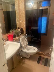Bathroom Image of 1100 Sq.ft 2 BHK Apartment / Flat for rent in Raheja Acropolis, Chembur Mumbai for Rs. 100000