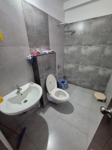 Bathroom Image of 1705 Sq.ft 3 BHK Apartment / Flat for rent in Darshanam Central Park, Sayajiganj Vadodara for Rs. 33000