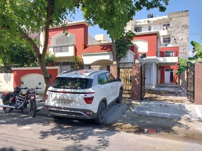 Image of 3229 Sq.ft 9 BHK Independent House for sale in Sector 55, Noida for Rs. 78000000