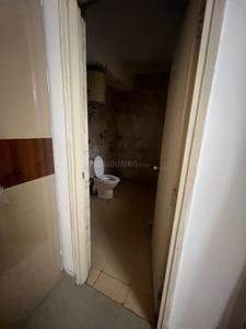 Bathroom Image of 1050 Sq.ft 2 BHK Apartment / Flat for rent in Jaypee Aman, Sector 151 Noida for Rs. 19000