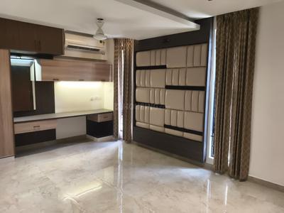 Bedroom Image of 2600 Sq.ft 3 BHK Villa for rent in Uthandi Chennai for Rs. 80000