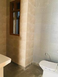 Bathroom Image of 720 Sq.ft 2 BHK Builder Floor for rent in Netaji Subhash Apartments, Sector 13 Dwarka New Delhi for Rs. 27000