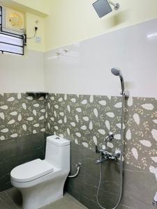 Bathroom Image of 851 Sq.ft 2 BHK Apartment / Flat for sale in Annanur Chennai for Rs. 4100000