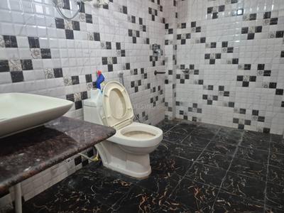 Image of 2400 Sq.ft 3 BHK Duplex for rent in Sector 40, Noida for Rs. 41000