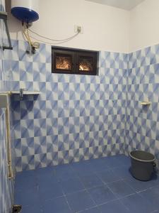 Bathroom Image of 780 Sq.ft 1 BHK Builder Floor for rent in Kamath Layout Bengaluru for Rs. 29000