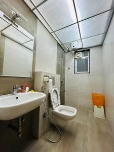 Bathroom Image of 1040 Sq.ft 2 BHK Apartment / Flat for sale in Darode Bharatshree, Erandwane Pune for Rs. 18000000