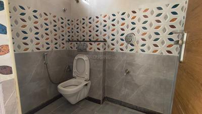 Bathroom Image of 650 Sq.ft 2 BHK Builder Floor for rent in Kalyan Nagar Bengaluru for Rs. 20000