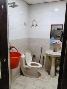 Bathroom Image of 1000 Sq.ft 2 BHK Apartment / Flat for sale in Rajendra Nagar Ghaziabad for Rs. 5300000