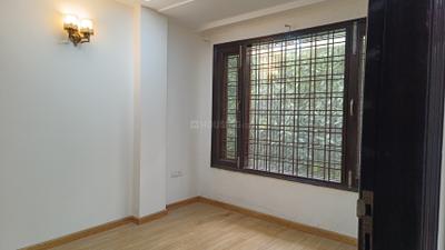 Bedroom Image of 1600 Sq.ft 2 BHK Builder Floor for rent in Chittaranjan Park New Delhi for Rs. 70000